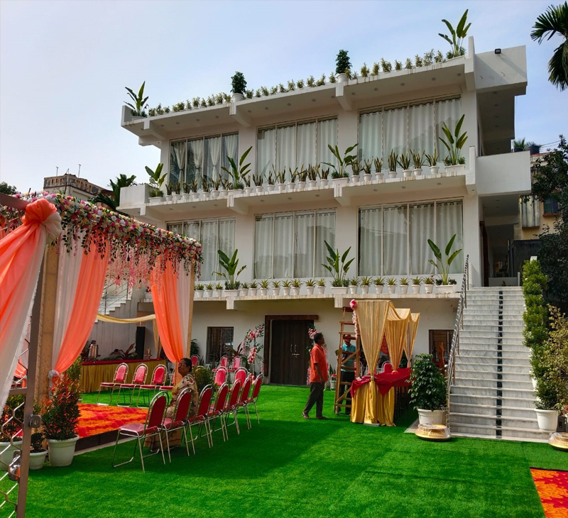 Mayer Bari grand hall